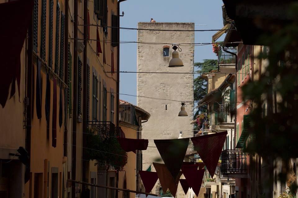 Apartmán La Finestra Sul Borgo Dimora Storica Laterina Exteriér fotografie