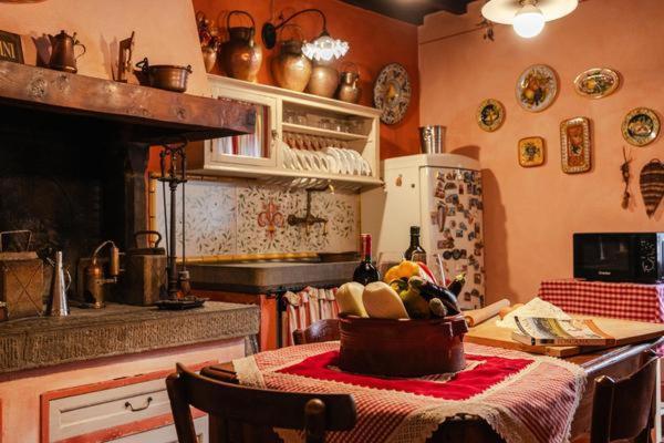 Apartmán La Finestra Sul Borgo Dimora Storica Laterina Exteriér fotografie